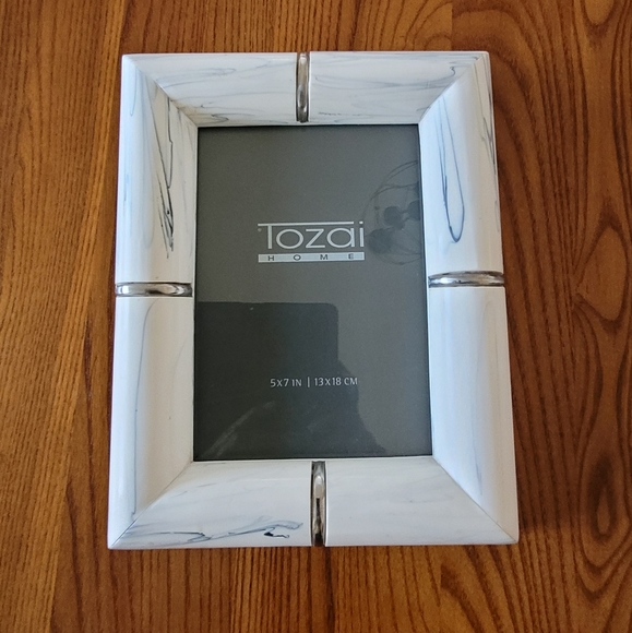 Tozai Home Other - Tozai Home white marble effect picture frame - 5x7
